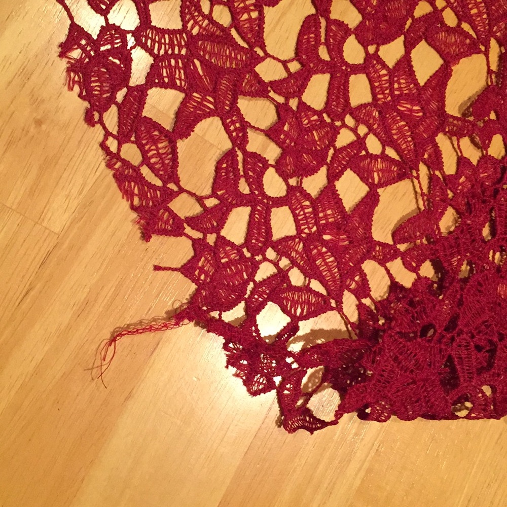 Lace overset red and white highlow dress - Picture 3 of 5
